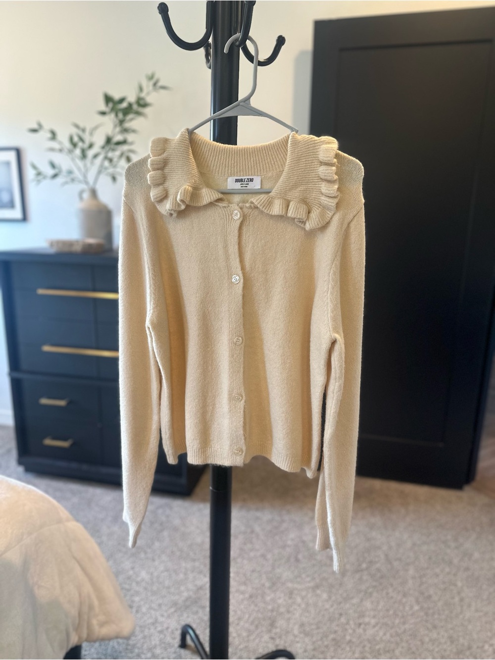 Double Zero Cream Ruffle Collar Button-Up Cardigan